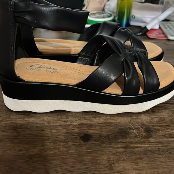 Clark’s gladiator sandals - Picture 3 of 10